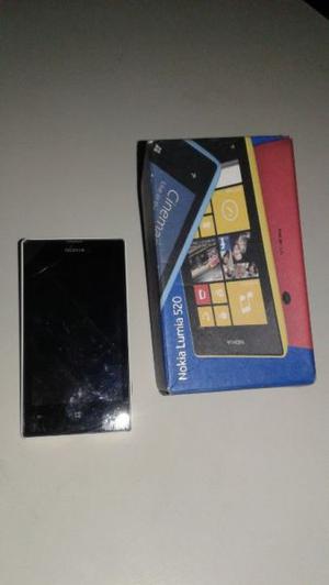 Nokia Lumia 520 en caja original con todos sus accesorios