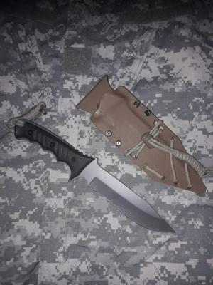 Cuchillo Trento Comander con funda Kydex y Paracord
