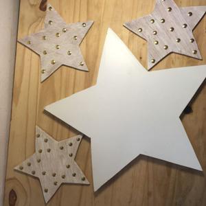 Estrellas decorativas de madera