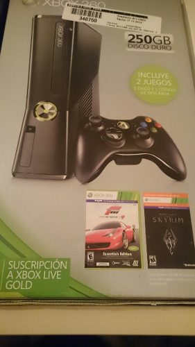 Xbox gb, 1 Joystick, Varios Juegos. Como Nueva!