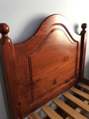 Cama de madera