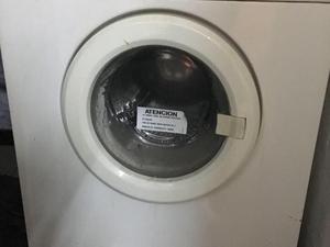 Lavarropas automático en uso