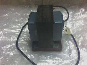 Vendo Auto-transformador de 220 a 110 volts / 600 watts