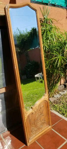 Espejo antiguo viselado de puerta de ropero