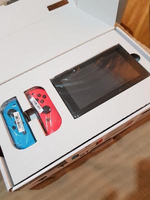 Nintendo Switch como nueva con 2 juegos!