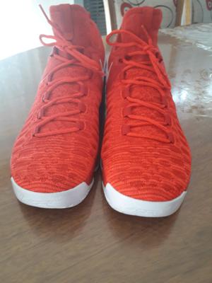 VENDO URGENTE NIKE KD9 ZOOM