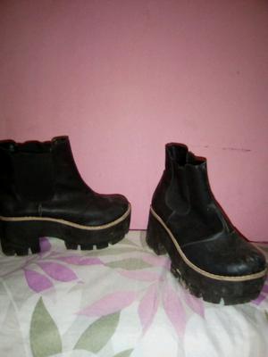 Botas adolescentes nuevas