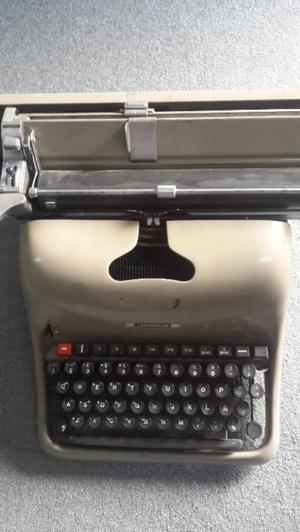 Maquina de Escribir Antigua Olivetti