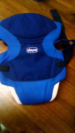 Mochilita de bebé marca Chicco