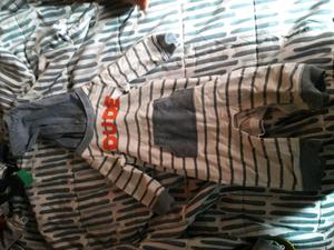 Vendo conjunto carter's bebé