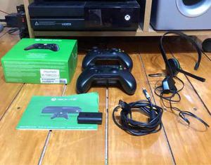 Xbox One 500gb Con 2 Juegos, 2 Joysticks Y Demás Accesorios