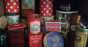 liquidacion de latas y cajas decorativas vintage