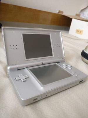 Nintendo Ds Lite + Dstt 2gb + Juegos