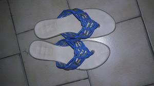 Vendo sandalias azules