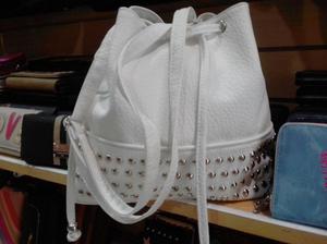 BOLSO CUERO ECOLÓGICO CON TACHAS. PAGA CON TARJETA!