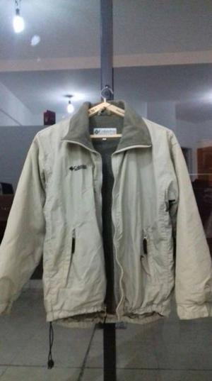 Campera Columbia Impermeable y abrigada Talle 2