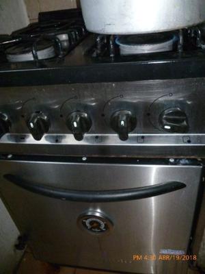 Vendo COCINA INDUSTRIAL 4 hornallas.