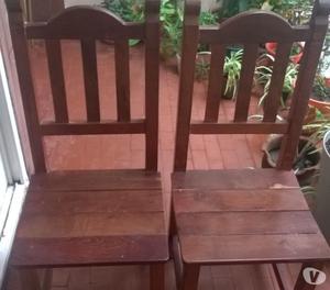 Dos sillas de algarrobo