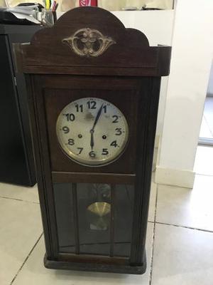 Reloj De Pendulo Y A Cuerda Antiguo Vintage