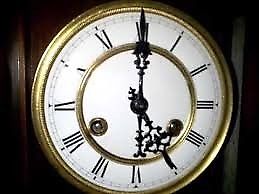 reloj de pendulo antiguo