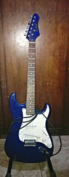 Guitarra Electrica Kansas Stratocaster (muy poco uso)
