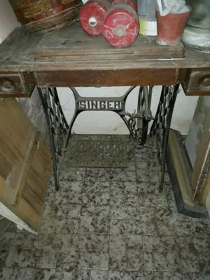 Mueble antiguo sin uso