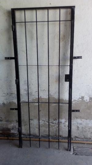 Vendo puerta reja