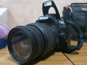 Camara Reflex Nikon D con Lente DX 