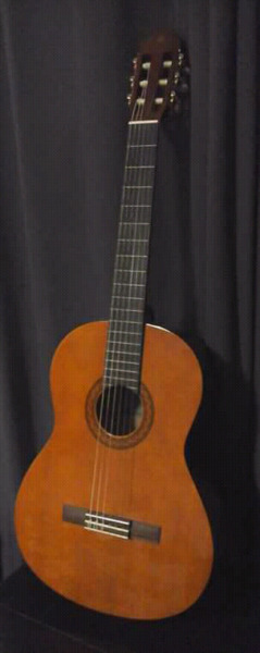 Guitarra criolla Yamaha C40