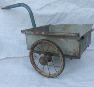 Antiguo carrito/remolque de triciclo infantil