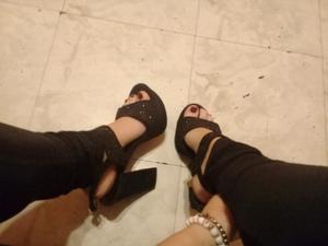 Zapatos negros con brillos