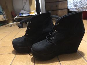 Zapatos negros gamuza