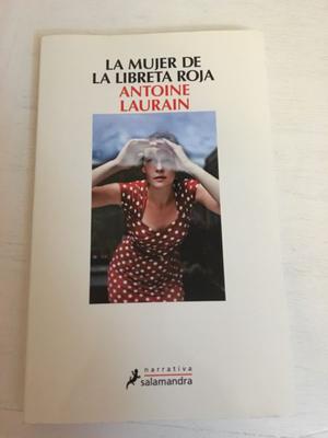 La mujer de la libreta roja