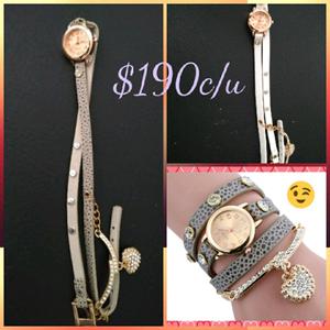 Reloj strass nuevo