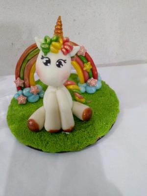 "Unicornio" adorno en porcelana fría