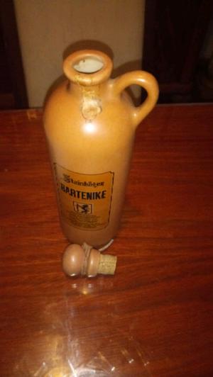 Antigua botella de cerámica bartenike coleccion única