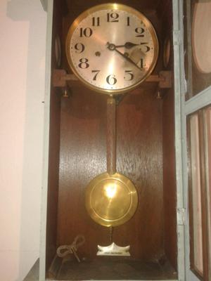 Reloj antiguo a cuerda