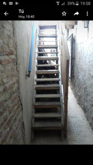 ESCALERA DE MADERA