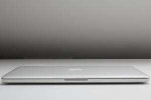 Macbook Pro 13 Late  I5 2.4 Ghz 8g Ram 256 Ssd