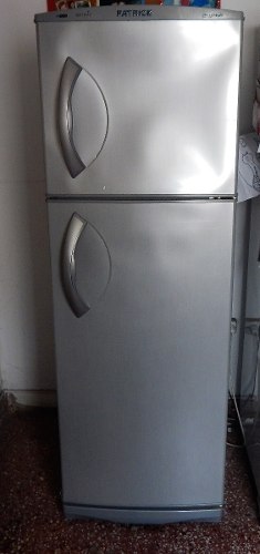Heladera Patrick Hpk 135 Metal Con Freezer(3 Meses De Uso)