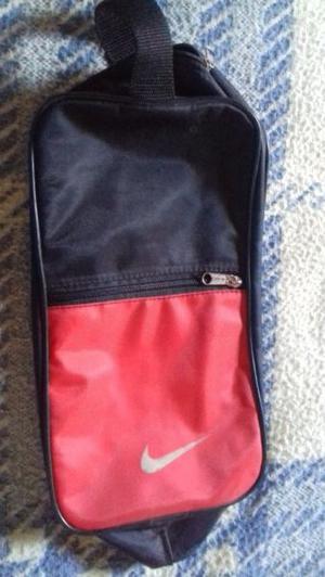 Vendo Estuche Nike Original Unisex Nuevo Sin Uso en