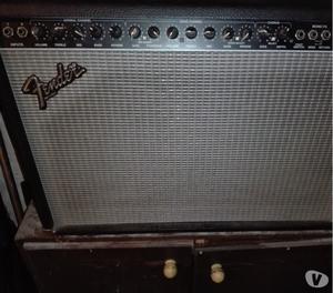 AMPLIFICADOR FENDER ULTIMATE CHORUS