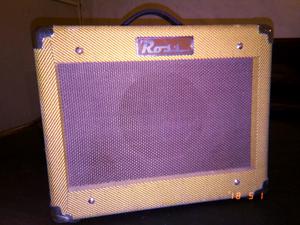 Amplificador ross y guitarra