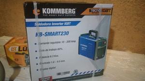 SOLDADORA INVERTER KOMMBERG230 NUEVA CON VALIJA SIN USO