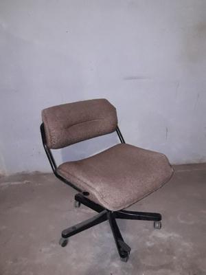 Vendo 4 sillas de oficina regulables