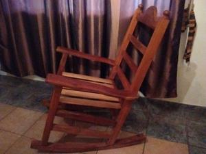 Silla Mecedora de Algarrobo Impecable