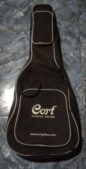 Funda alcolchada Cort para guitarra acústica