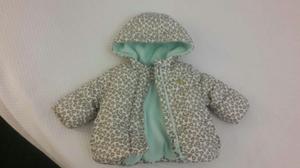 Campera CARTERS de bebe talle 1 a 6 meses -IMPERMEABLE Y CON