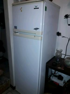 Heladera zenith usada tratada con amor