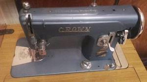 Maquina de coser familiar a reparar(no baja aguja)